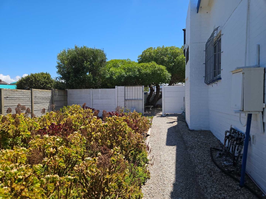 4 Bedroom Property for Sale in Pearly Beach Western Cape